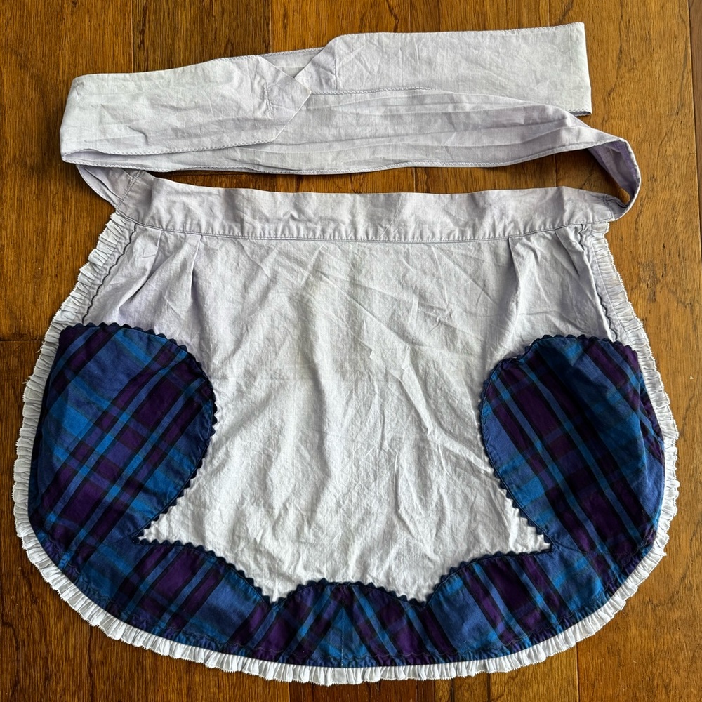 Vintage Handmade Apron With 2 Large Pockets - NICE!